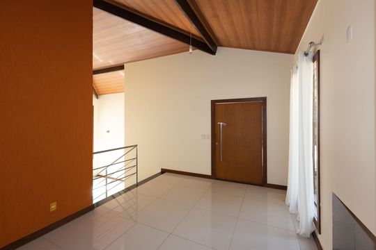 Sala de casa de condomínio à venda com 3 quartos, 320m² em Fazenda dos Pires, Nova Lima