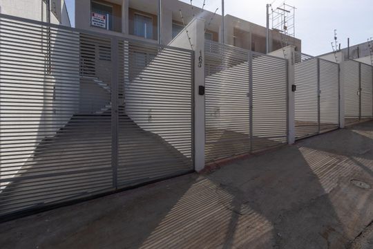 Fachada de casa à venda com 2 quartos, 90m² em Santa Branca, Belo Horizonte