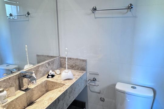 Banheiro da Suíte de apartamento para alugar com 3 quartos, 78m² em Vila Sofia, São Paulo
