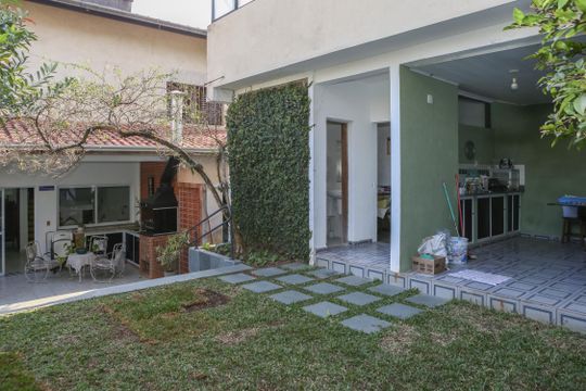 Quintal de casa à venda com 3 quartos, 537m² em Vila Romana, São Paulo
