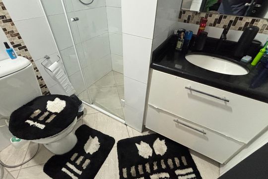 Banheiro de apartamento à venda com 3 quartos, 69m² em Parque Erasmo Assunção, Santo André