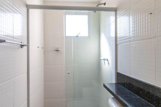Banheiro de apartamento à venda com 2 quartos, 45m² em Ponte Grande, Guarulhos