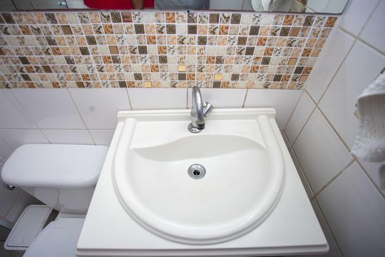 Banheiro de apartamento à venda com 2 quartos, 48m² em Centro, Diadema