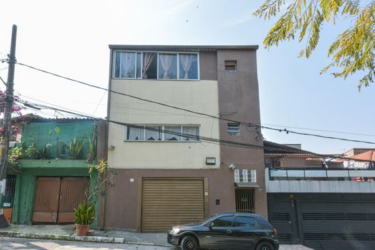 Fachada de casa para alugar com 1 quarto, 55m² em Conjunto Residencial Salvador Tolezani, São Paulo