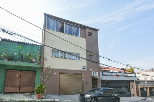 Fachada de casa para alugar com 1 quarto, 55m² em Conjunto Residencial Salvador Tolezani, São Paulo