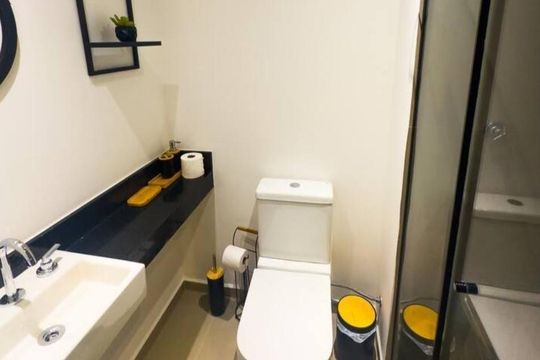 Banheiro de kitnet/studio à venda com 1 quarto, 24m² em Perdizes, São Paulo