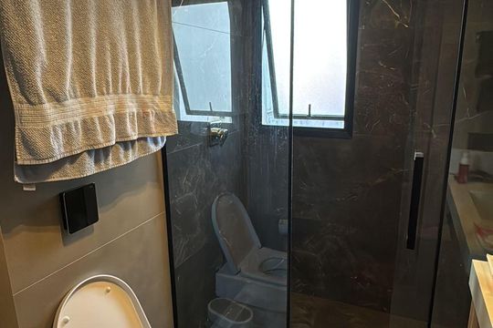 Banheiro 1 de apartamento para alugar com 1 quarto, 55m² em Santo Amaro, São Paulo
