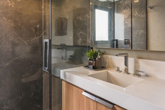Banheiro 1 de apartamento para alugar com 1 quarto, 55m² em Santo Amaro, São Paulo