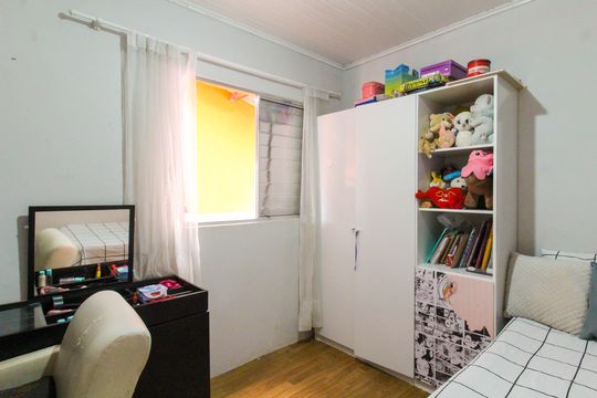 Quarto 2 de casa para alugar com 4 quartos, 120m² em Guajuviras, Canoas