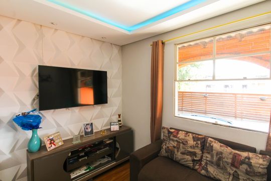 Sala de casa para alugar com 4 quartos, 120m² em Guajuviras, Canoas