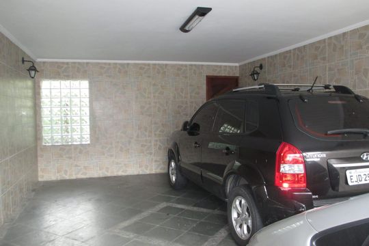 Garagem de casa à venda com 4 quartos, 220m² em Nova Petrópolis, São Bernardo do Campo