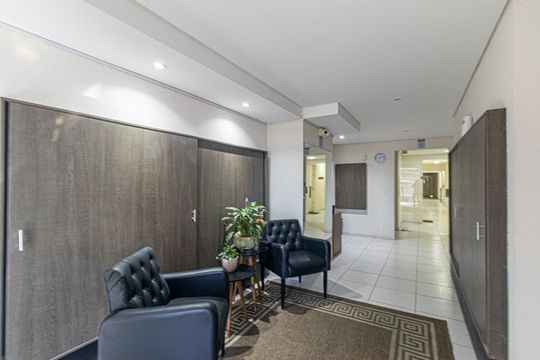 Hall de Entrada de apartamento para alugar com 2 quartos, 50m² em Novo Mundo, Curitiba