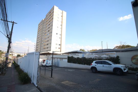 Fachada de apartamento à venda com 2 quartos, 57m² em Cinco, Contagem