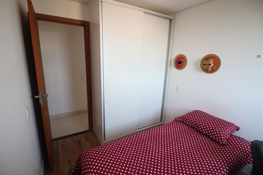Quarto 2 de apartamento à venda com 2 quartos, 57m² em Cinco, Contagem