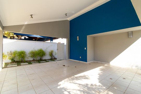 Garagem de casa de condomínio para alugar com 5 quartos, 412m² em Residencial Barão do Café, Campinas