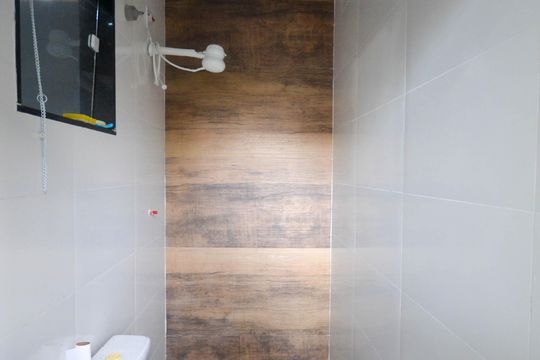 Banheiro de Serviço de casa para alugar com 2 quartos, 240m² em Jardim Alvorada, Nova Iguaçu