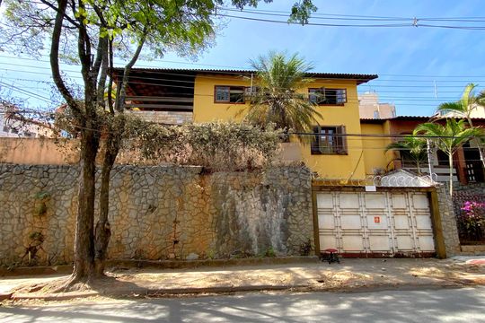 Fachada de casa à venda com 6 quartos, 793m² em Santa Lúcia, Belo Horizonte