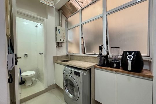 Área de serviço de apartamento para alugar com 2 quartos, 66m² em Leblon, Rio de Janeiro
