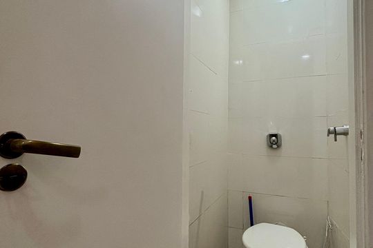 Banheiro de Serviço de apartamento para alugar com 2 quartos, 66m² em Leblon, Rio de Janeiro