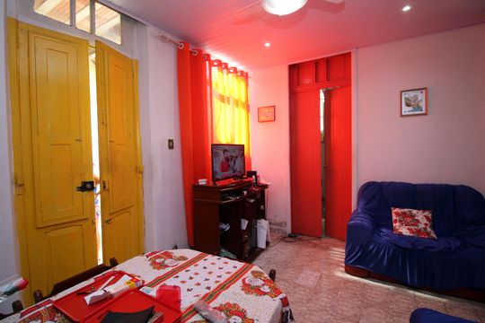 Sala de casa à venda com 3 quartos, 190m² em Olaria, Rio de Janeiro