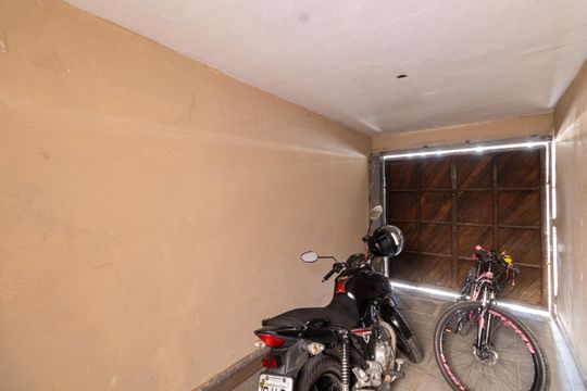 Garagem de casa à venda com 3 quartos, 260m² em Vila Progresso (zona Leste), São Paulo