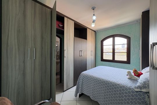 Suite de casa à venda com 4 quartos, 162m² em Parque Oratório, Santo André