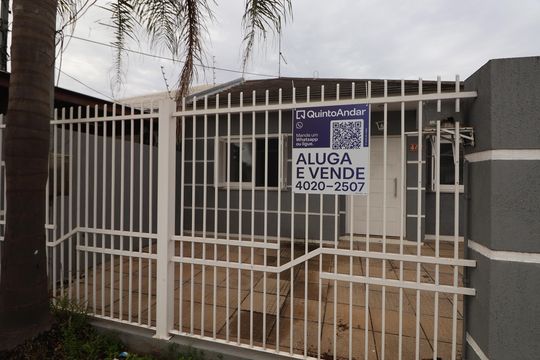 Fachada de casa à venda com 2 quartos, 67m² em Rio Branco, Canoas