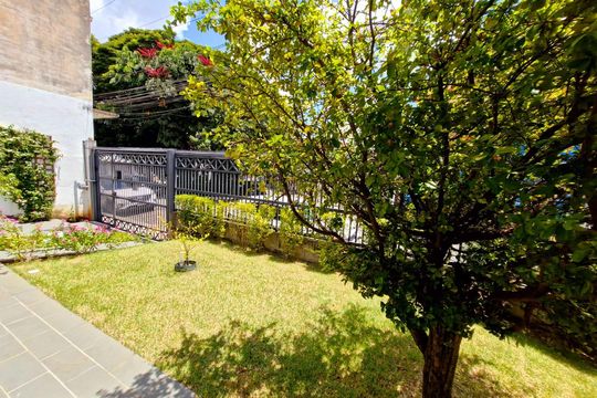 Área Externa de casa à venda com 3 quartos, 249m² em Vila Isolina Mazzei, São Paulo