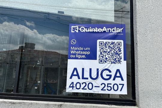 Placa instalada  de apartamento para alugar com 2 quartos, 40m² em Vila Mafra, São Paulo