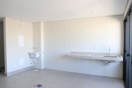 Sala e Cozinha de apartamento à venda com 3 quartos, 74m² em Setor Aeroporto, Goiânia