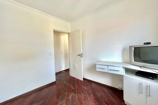 Quarto 2 de apartamento para alugar com 2 quartos, 65m² em Vila Campestre, São Paulo
