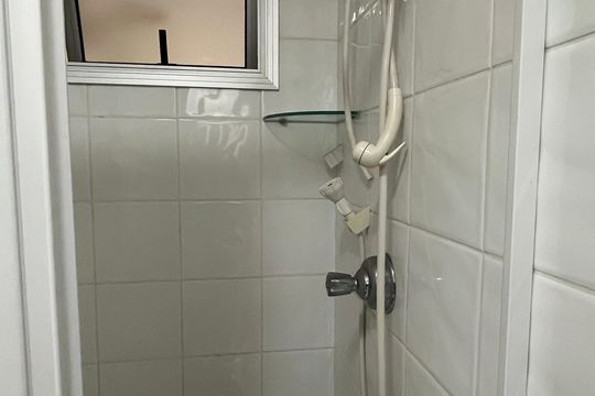 Banheiro de apartamento à venda com 3 quartos, 69m² em Vila Nova Teixeira, Campinas