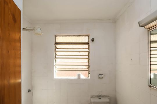 Banheiro social de casa à venda com 2 quartos, 90m² em Ipiranga, São Paulo