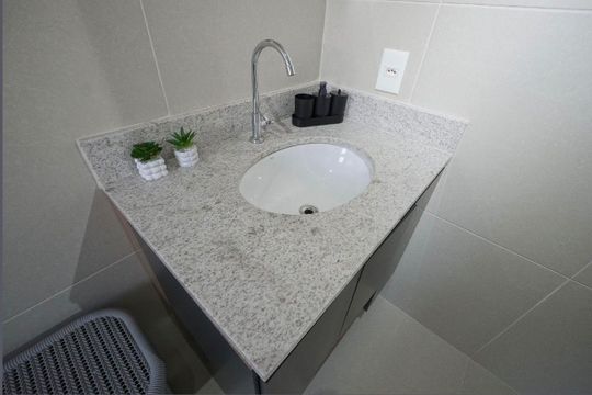Banheiro de kitnet/studio para alugar com 1 quarto, 32m² em Sacomã, São Paulo