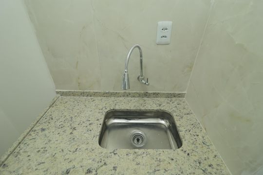 Cozinha de kitnet/studio para alugar com 1 quarto, 30m² em Liberdade, São Paulo