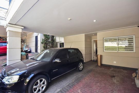 Garagem de casa de condomínio à venda com 4 quartos, 300m² em Jardim Panorama, São Paulo