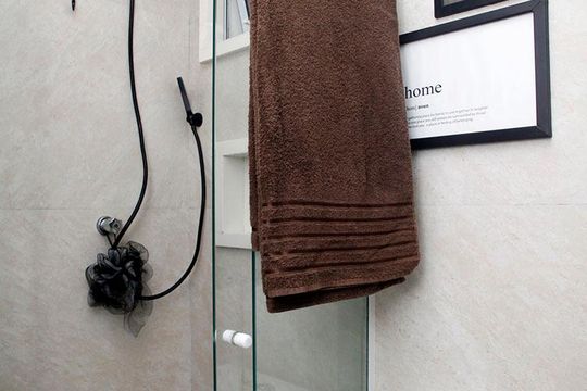 Banheiro de kitnet/studio para alugar com 1 quarto, 30m² em Centro Histórico, Porto Alegre