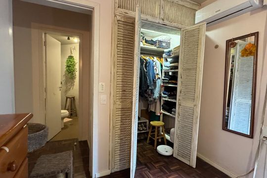 Quarto de apartamento à venda com 1 quarto, 60m² em Petrópolis, Porto Alegre