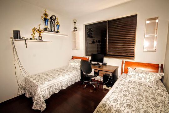 Quarto 3 de apartamento à venda com 4 quartos, 315m² em Santo Antônio, Belo Horizonte