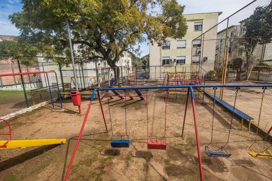 Área comum - Playground de apartamento à venda com 2 quartos, 51m² em Vila Nova, Porto Alegre