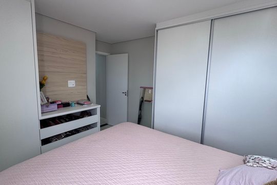 Suíte  de apartamento à venda com 2 quartos, 57m² em Jardim São Vicente, Campinas