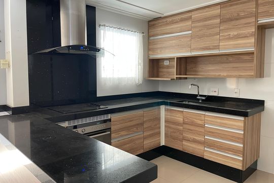 Cozinha de casa de condomínio para alugar com 4 quartos, 125m² em Jardim Passargada I, Cotia