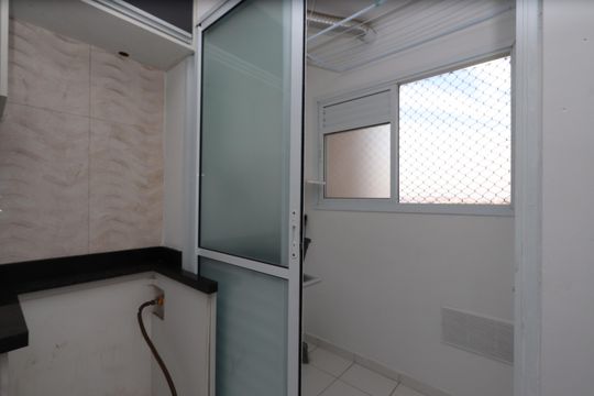 Área de Serviço de apartamento para alugar com 2 quartos, 48m² em Cidade Satelite Santa Barbara, São Paulo