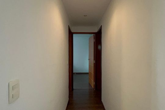 Corredor de apartamento à venda com 2 quartos, 80m² em Pinheiros, São Paulo