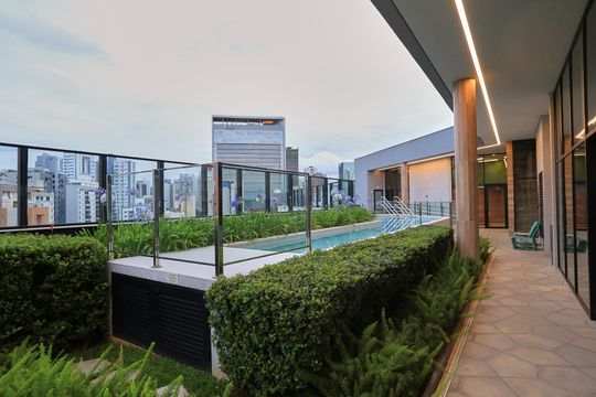 Área comum - Piscina de apartamento para alugar com 1 quarto, 56m² em Lourdes, Belo Horizonte