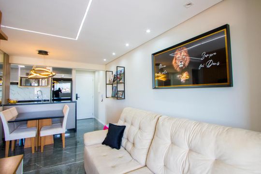 Sala de apartamento à venda com 2 quartos, 55m² em Vila Tibiriçá, Santo André