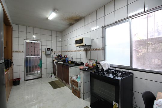 Cozinha de casa de condomínio para alugar com 3 quartos, 100m² em Taquara, Rio de Janeiro
