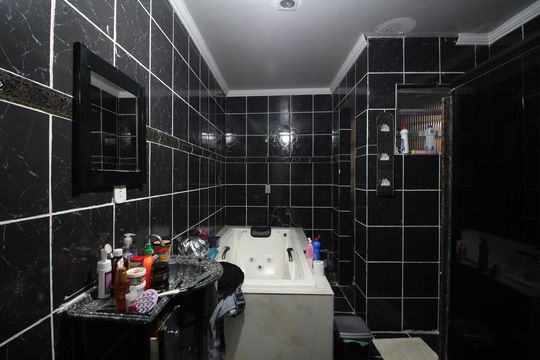 Quarto 3 - Banheiro de casa de condomínio para alugar com 3 quartos, 100m² em Taquara, Rio de Janeiro