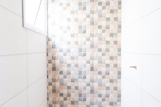 Banheiro de apartamento à venda com 1 quarto, 25m² em Vila Mazzei, São Paulo