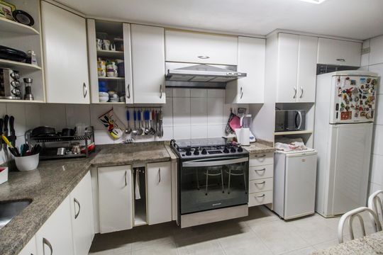 Cozinha de casa de condomínio à venda com 3 quartos, 164m² em Tamboré, Santana de Parnaíba